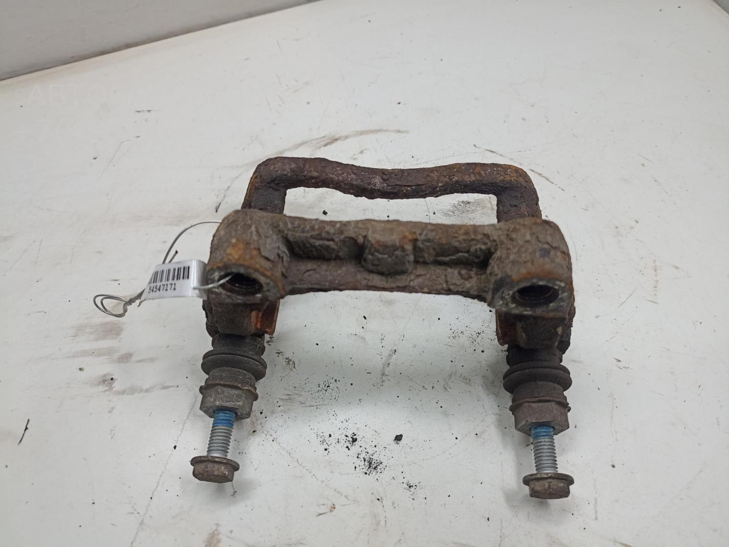 Скоба суппорта заднего