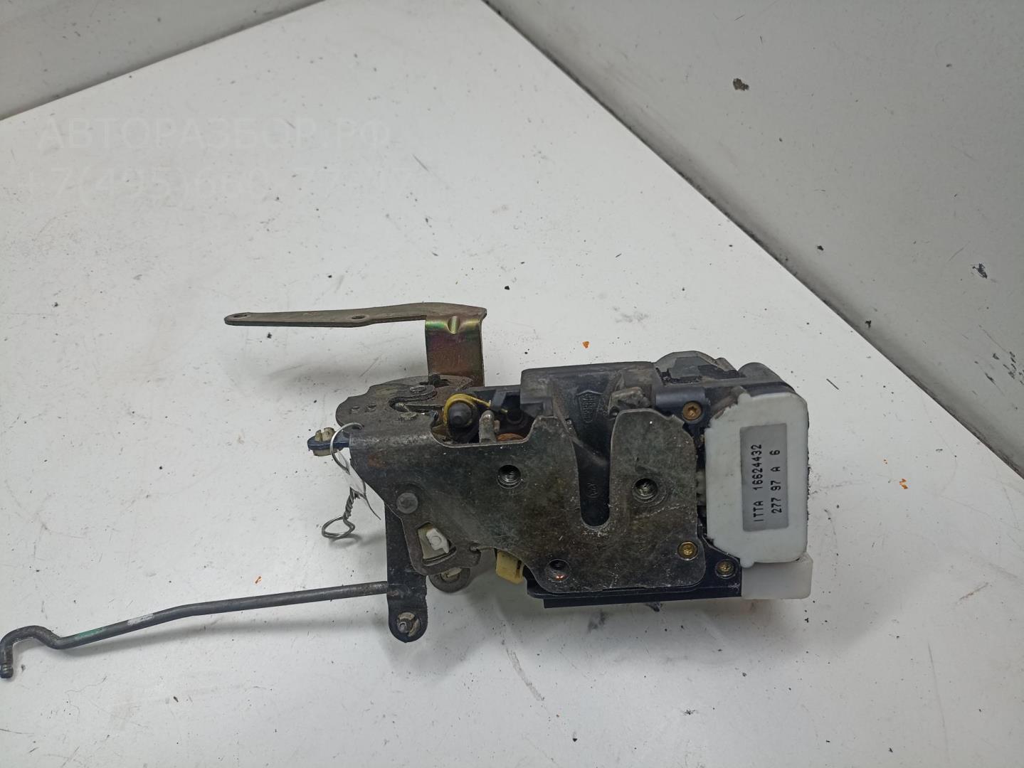 Замок двери передней правой