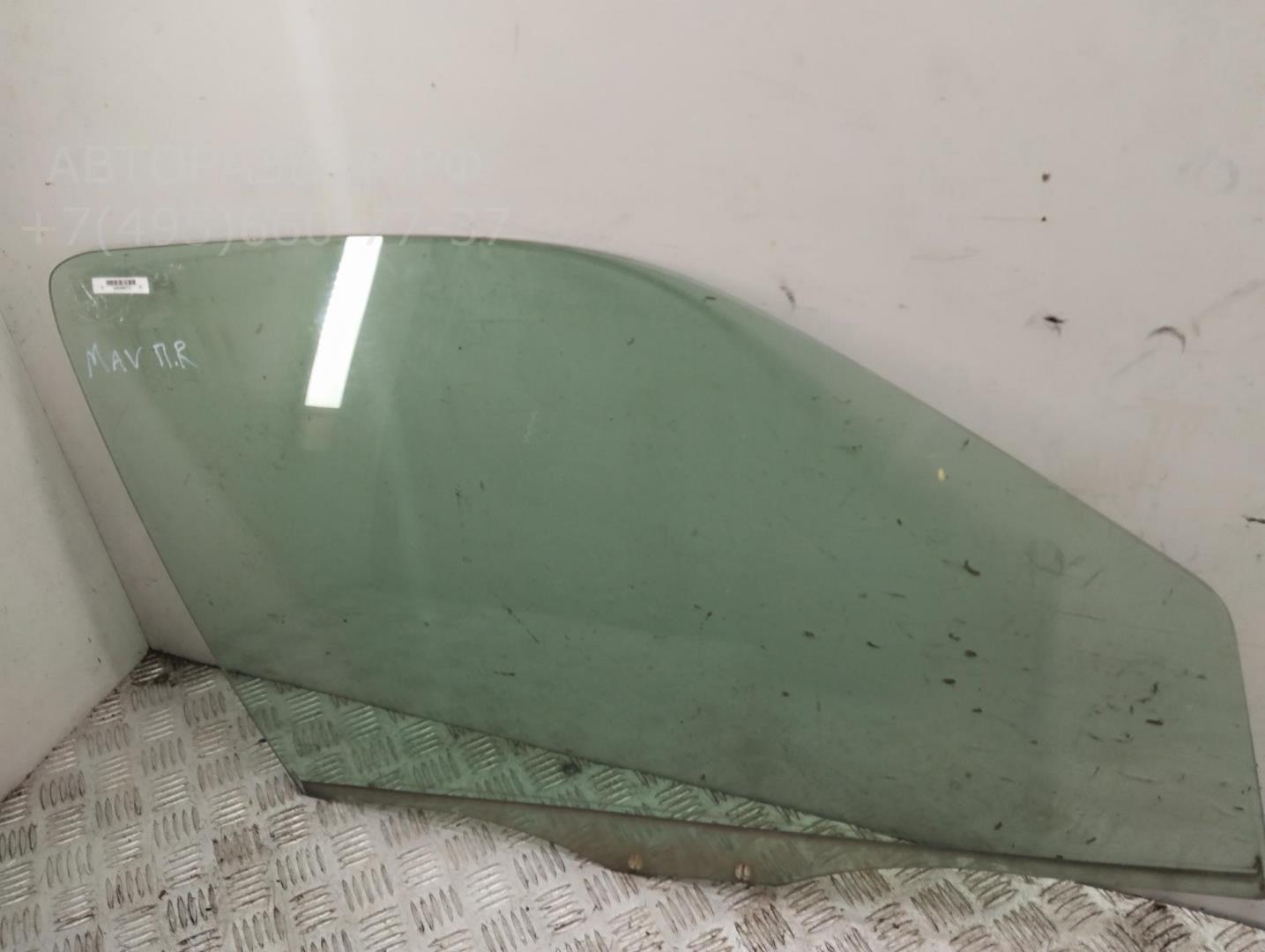 Стекло двери передней правой