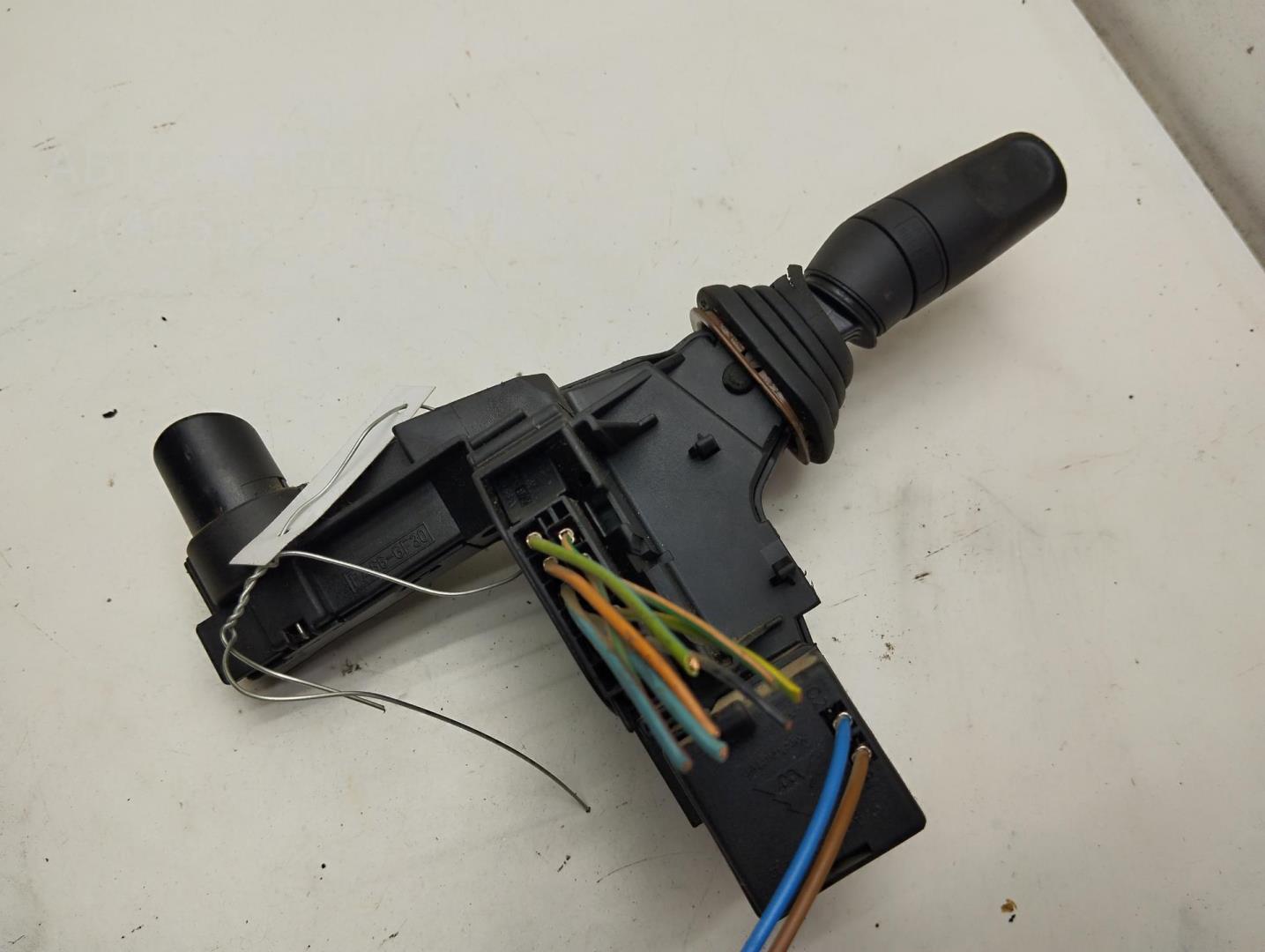 Переключатель поворотов подрулевой