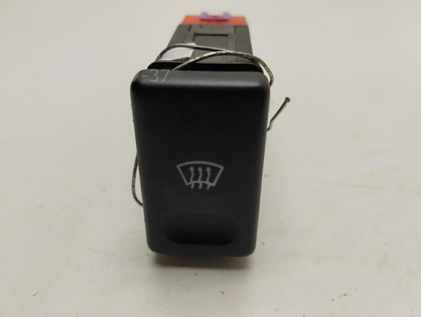 Кнопка обогрева переднего стекла