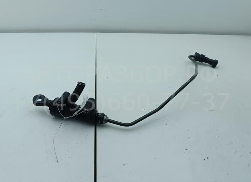 Цилиндр сцепления главный