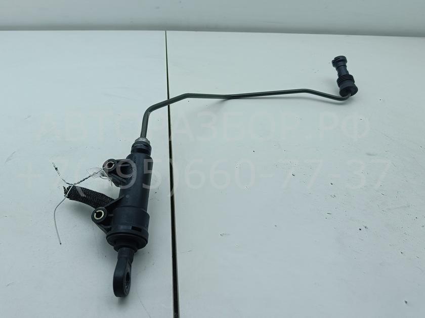 Цилиндр сцепления главный