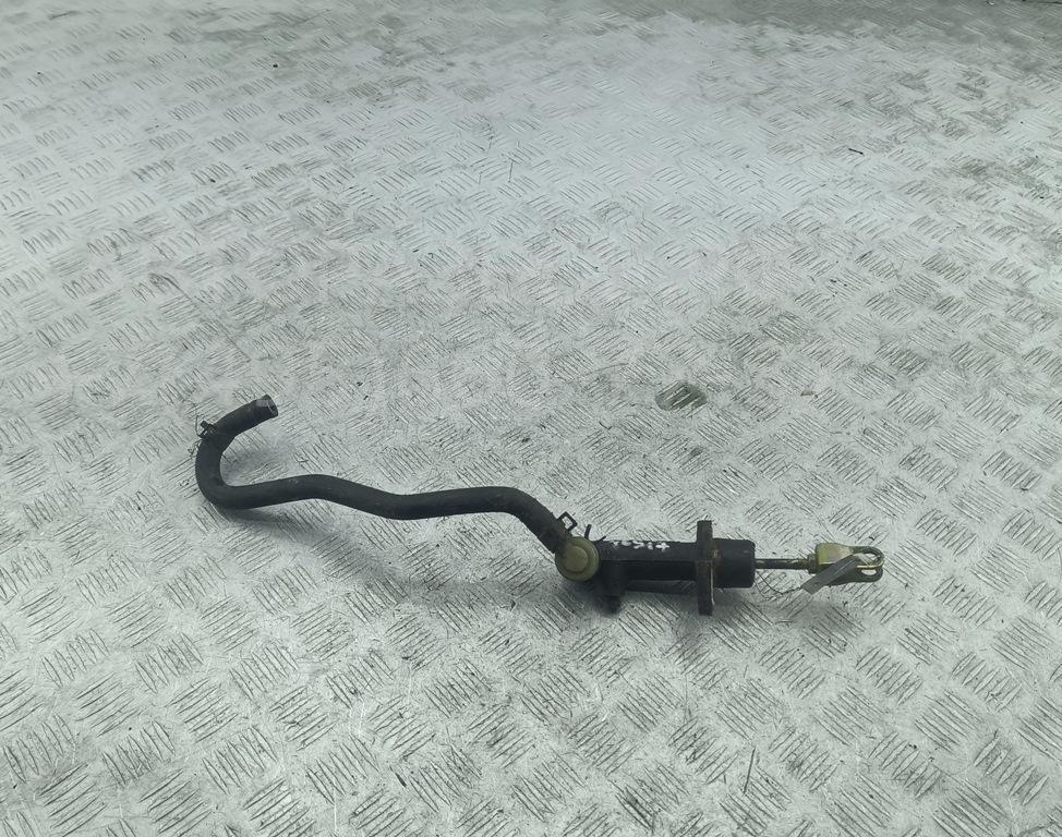 Цилиндр сцепления главный