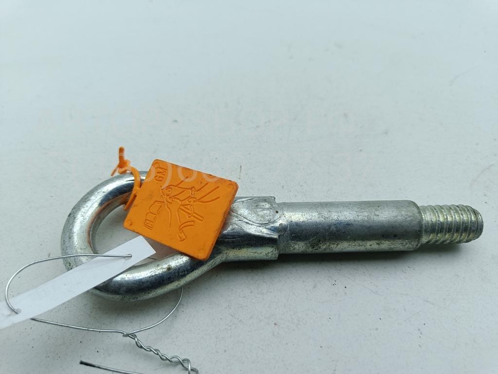 Крюк буксировочный