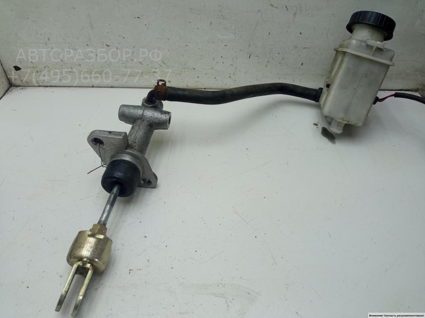 Цилиндр сцепления главный