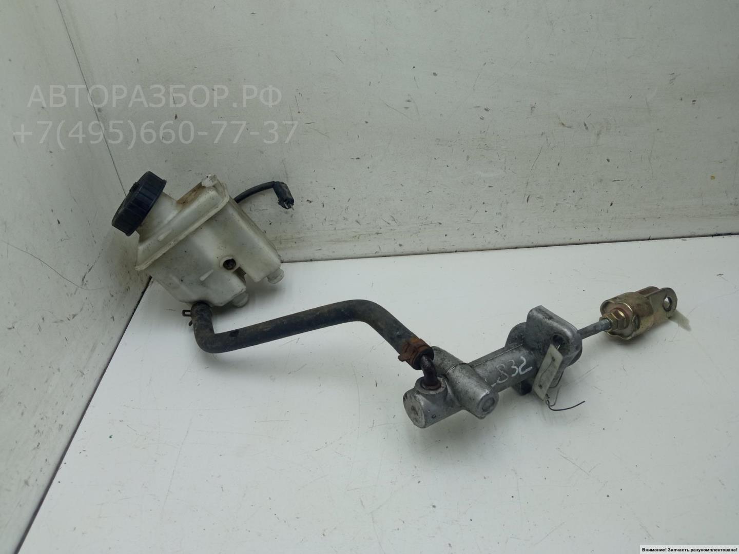 Цилиндр сцепления главный