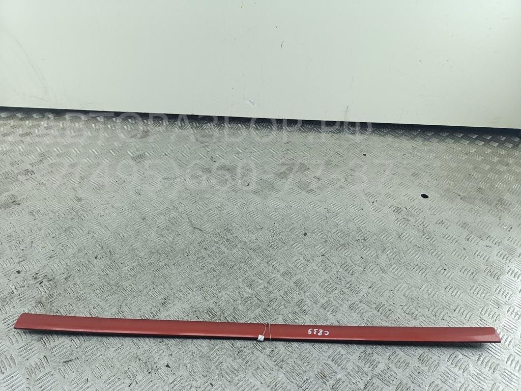 Молдинг двери передней левой