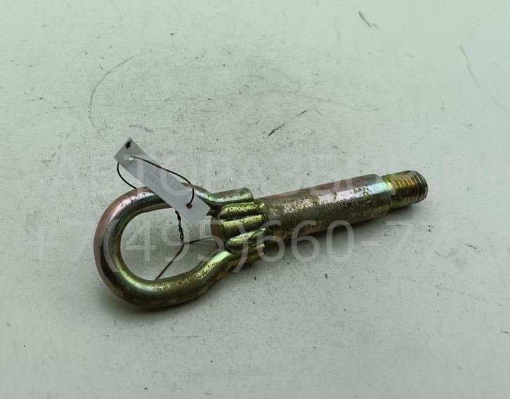 Крюк буксировочный