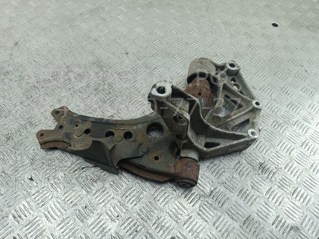 Рычаг передний правый