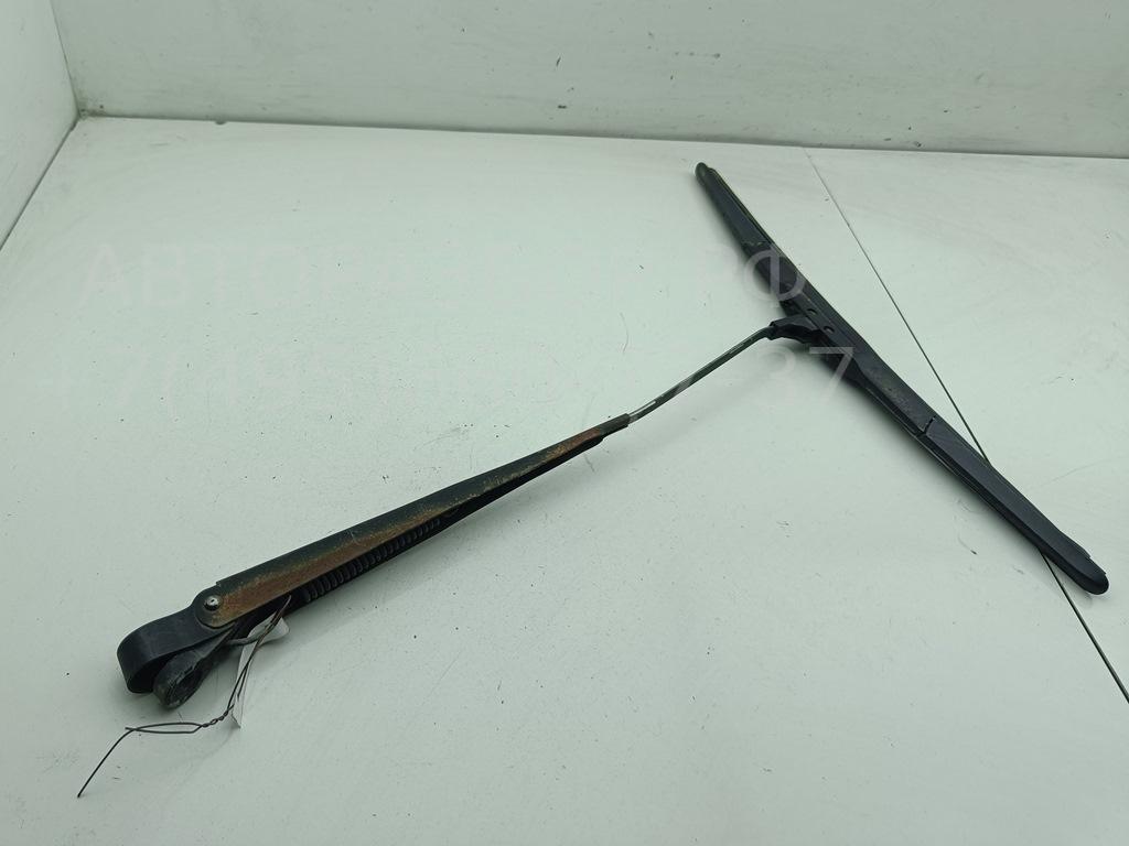 Поводок стеклоочистителя передний правый