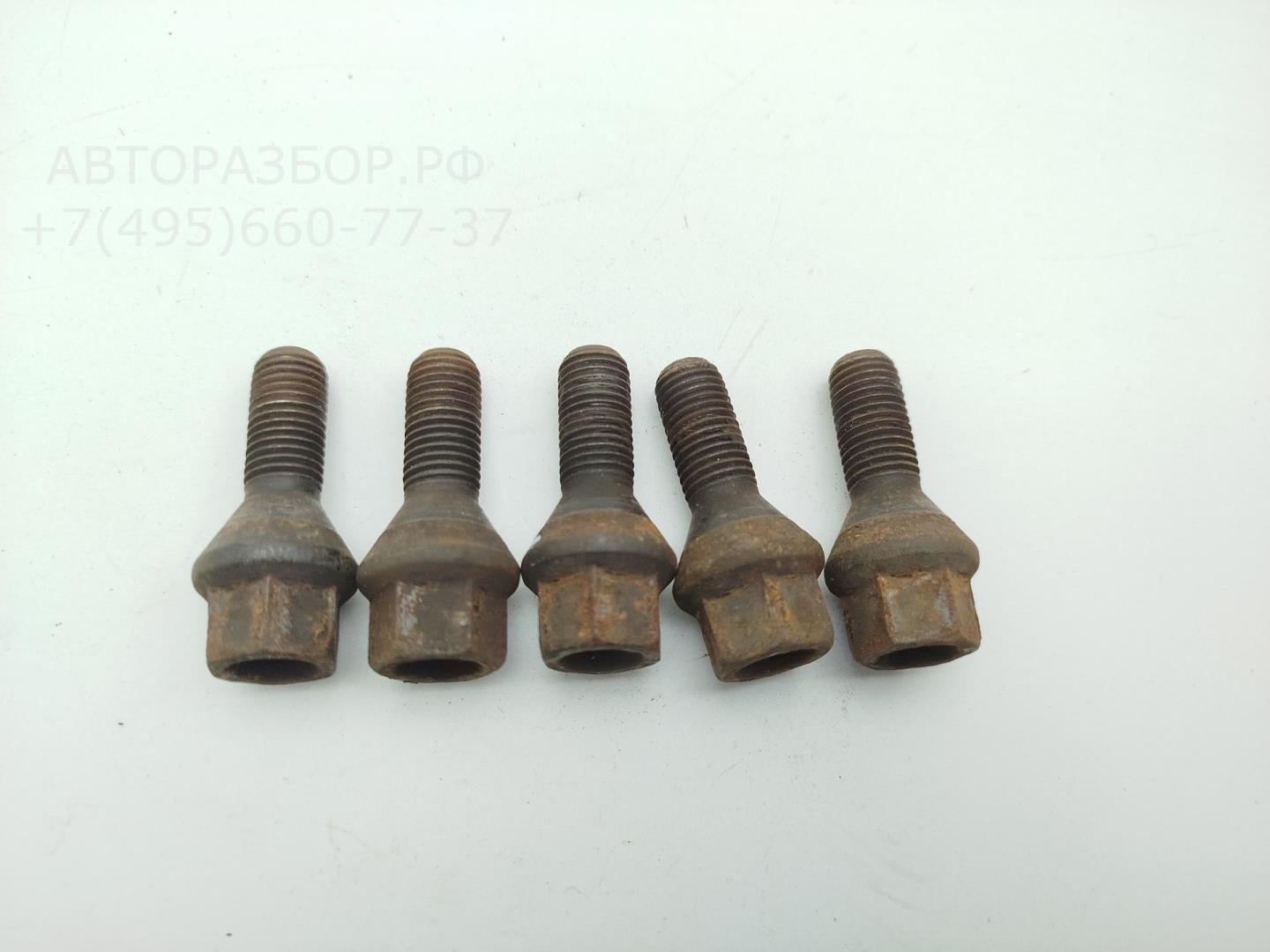 Болт колесный