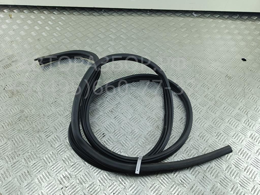 Уплотнитель двери