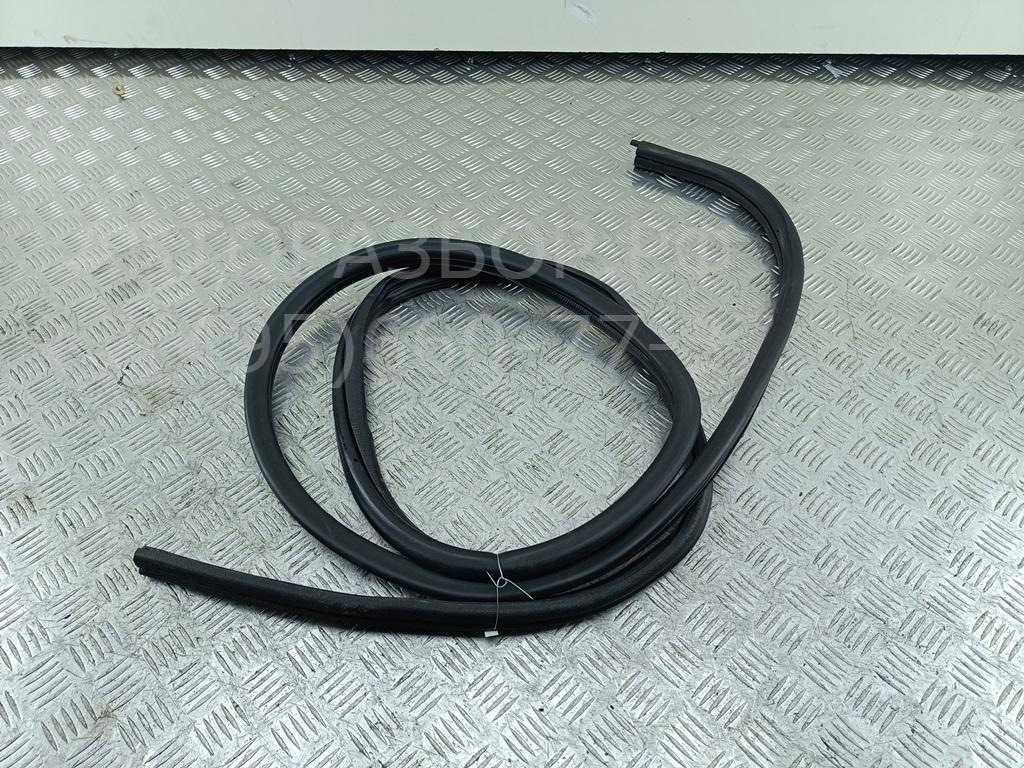 Уплотнитель двери