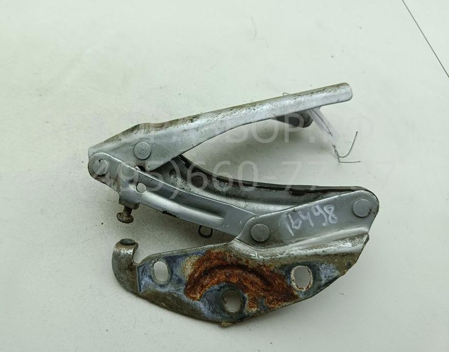 Петля капота правая