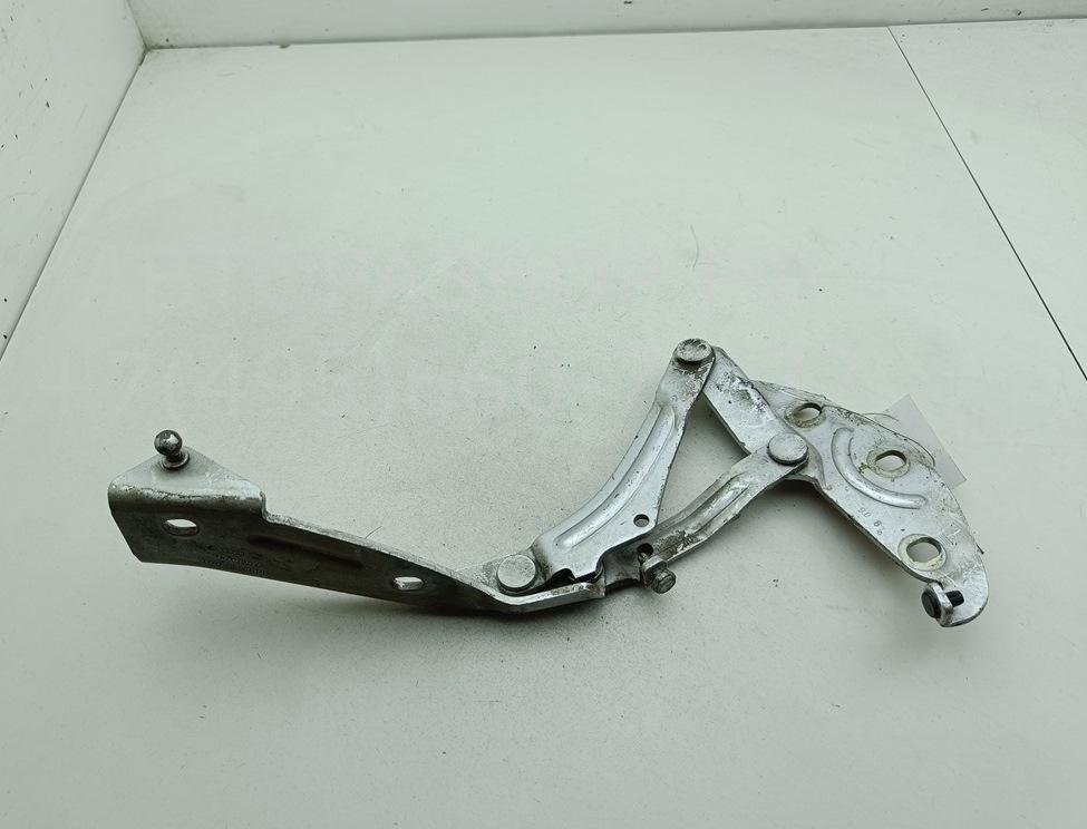 Петля капота левая