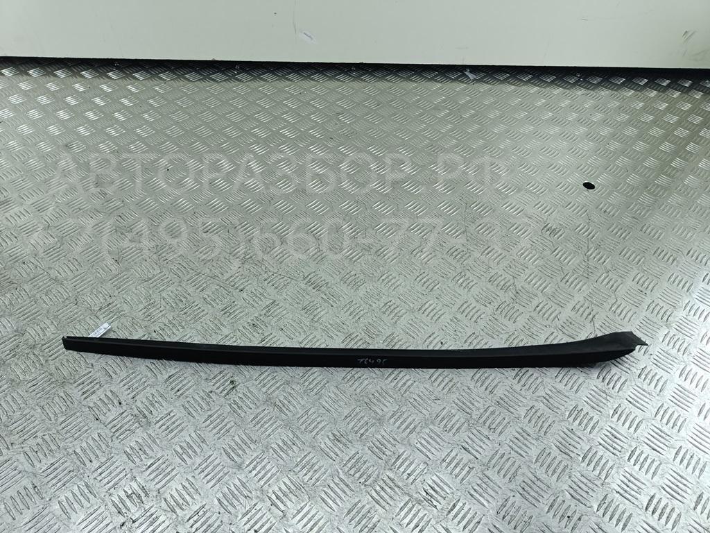 Молдинг лобового стекла