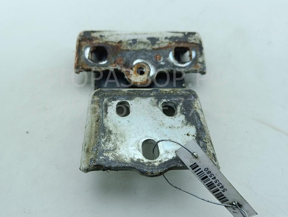 Петля двери