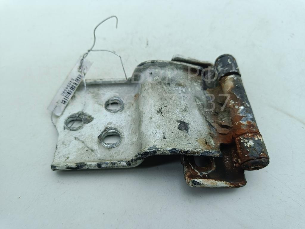 Петля двери