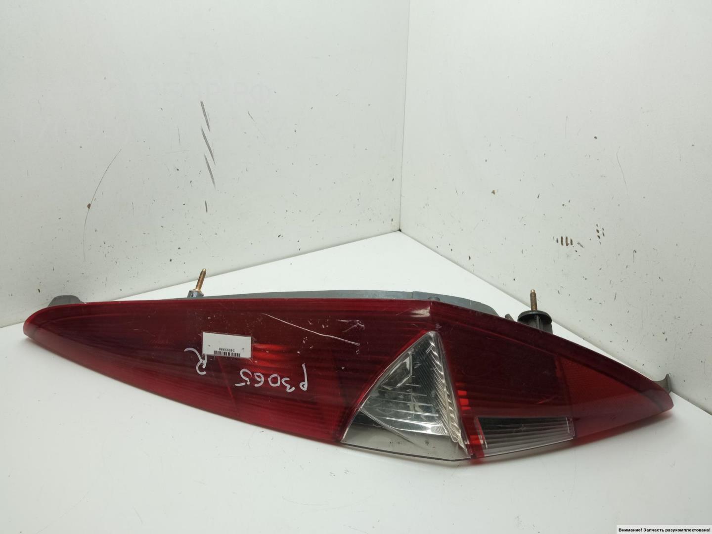 Фонарь задний правый