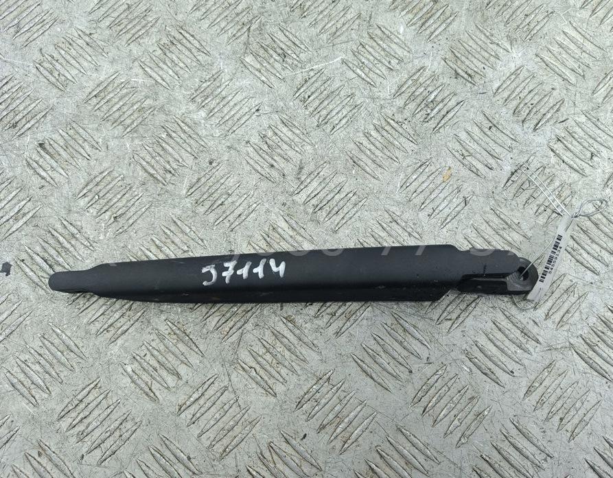 Поводок стеклоочистителя заднего