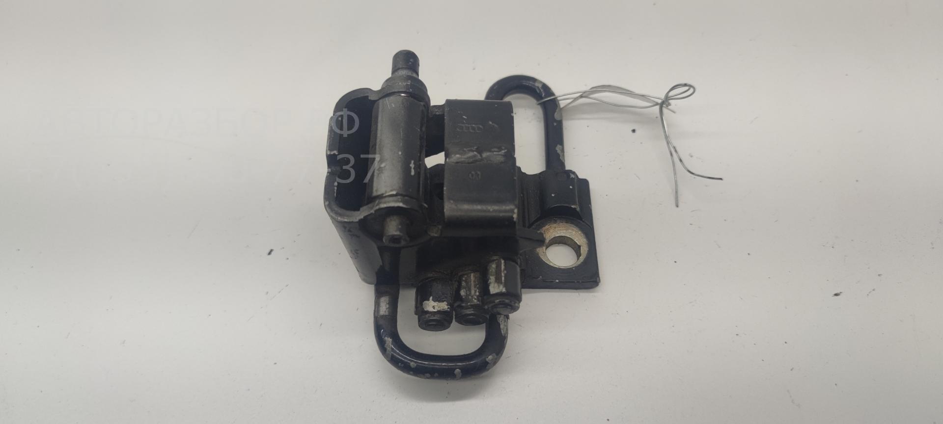 Петля двери