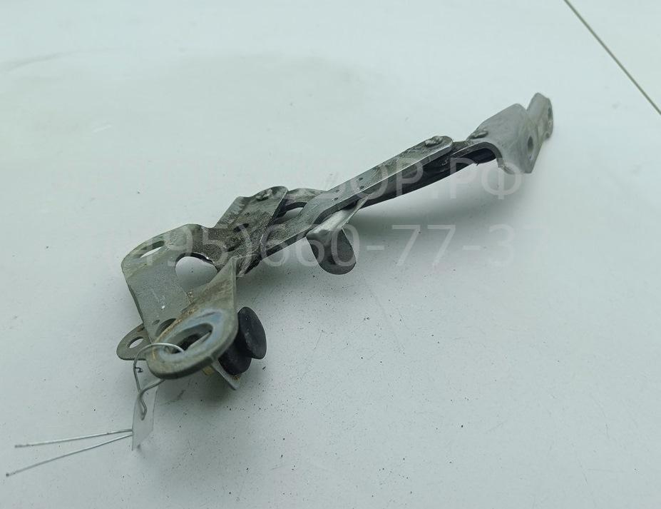 Петля капота левая