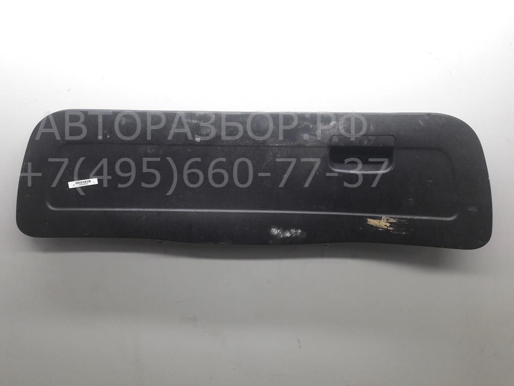 Обшивка крышки багажника