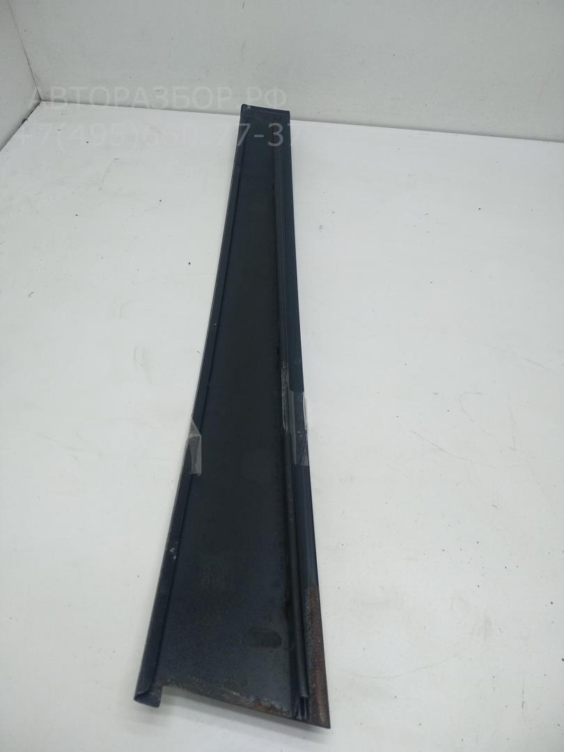 Накладка двери передней левой