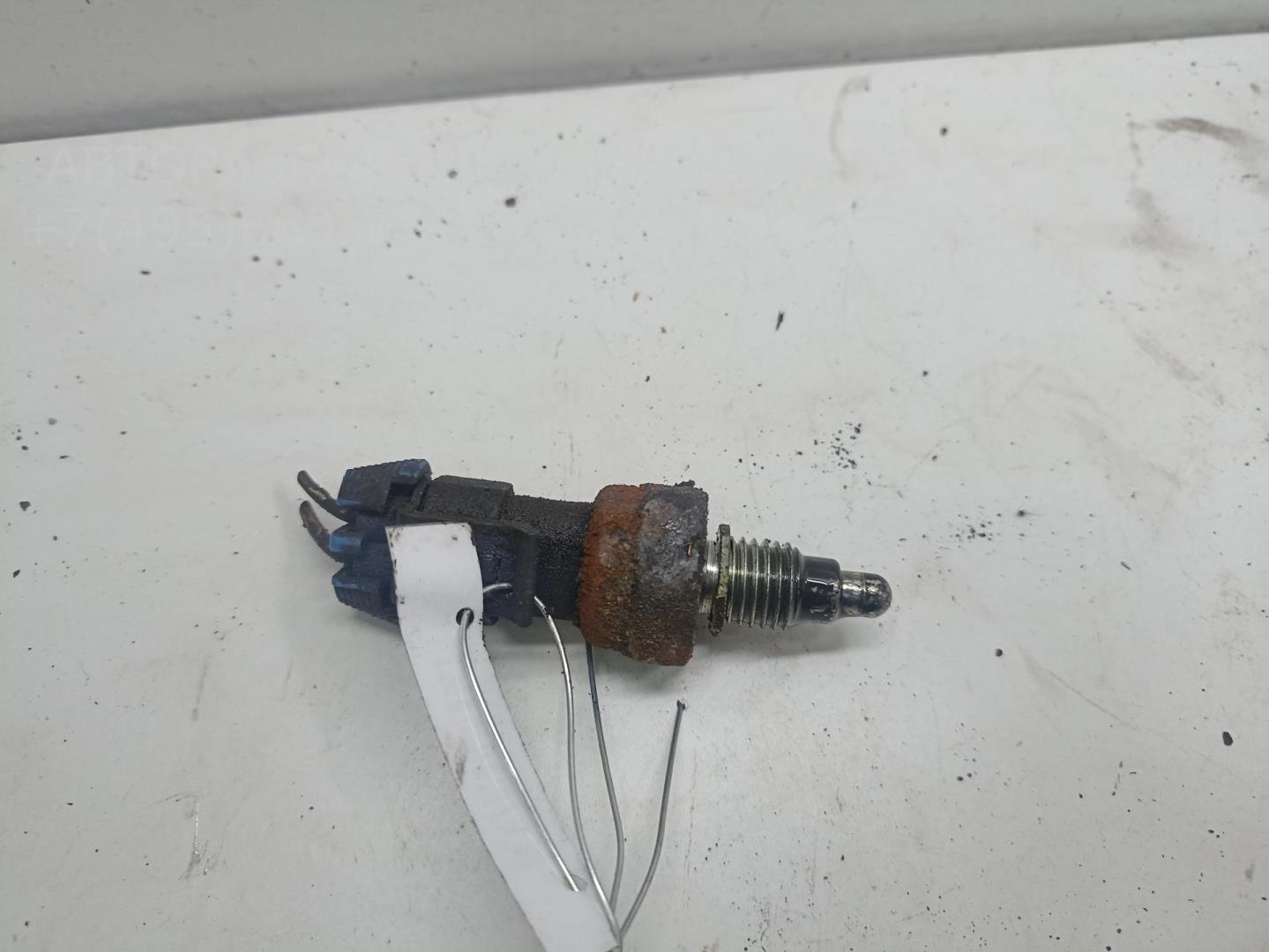 Датчик включения заднего хода