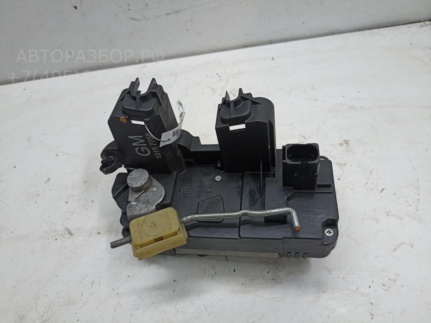 Замок двери задней левой