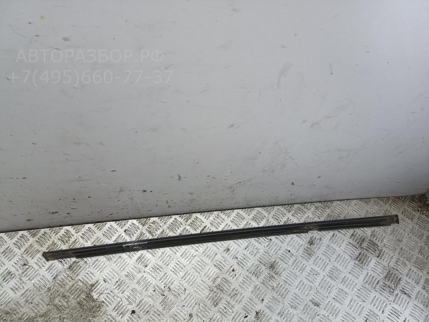 Накладка стекла заднего левого