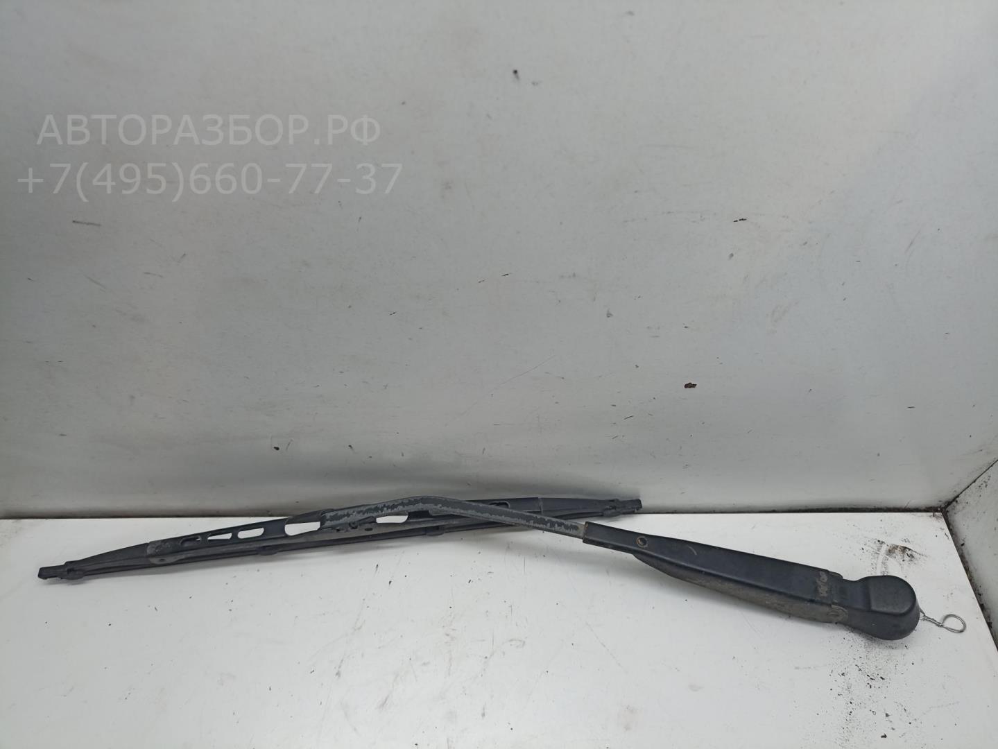 Поводок стеклоочистителя заднего
