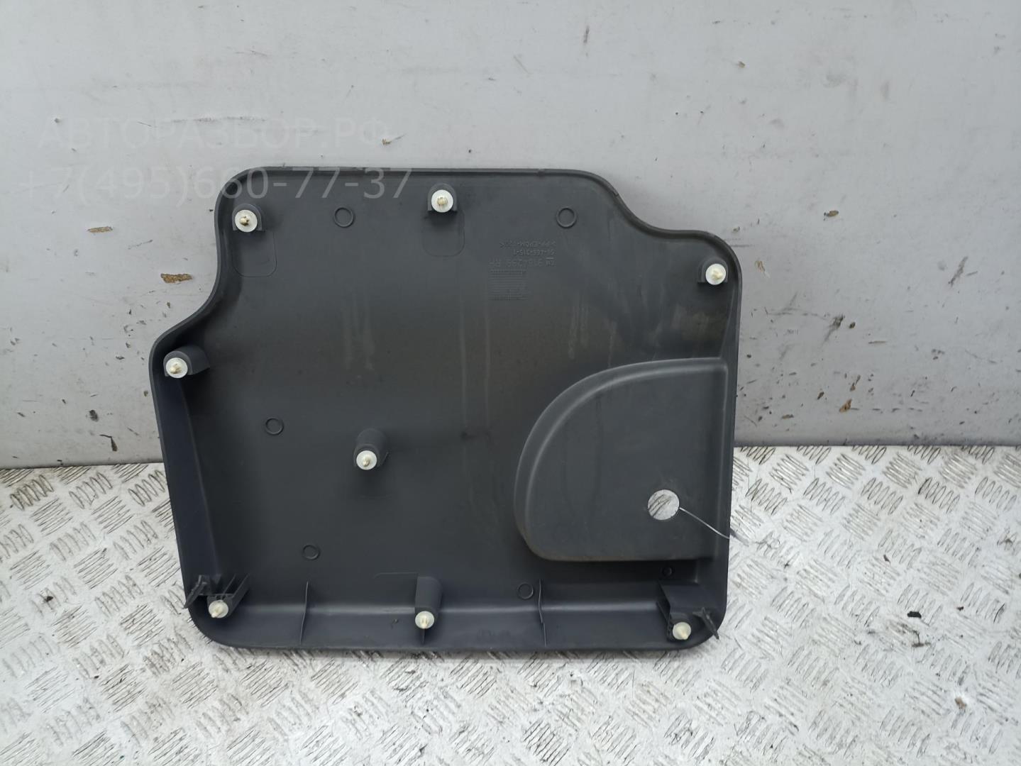 Обшивка двери задней правой