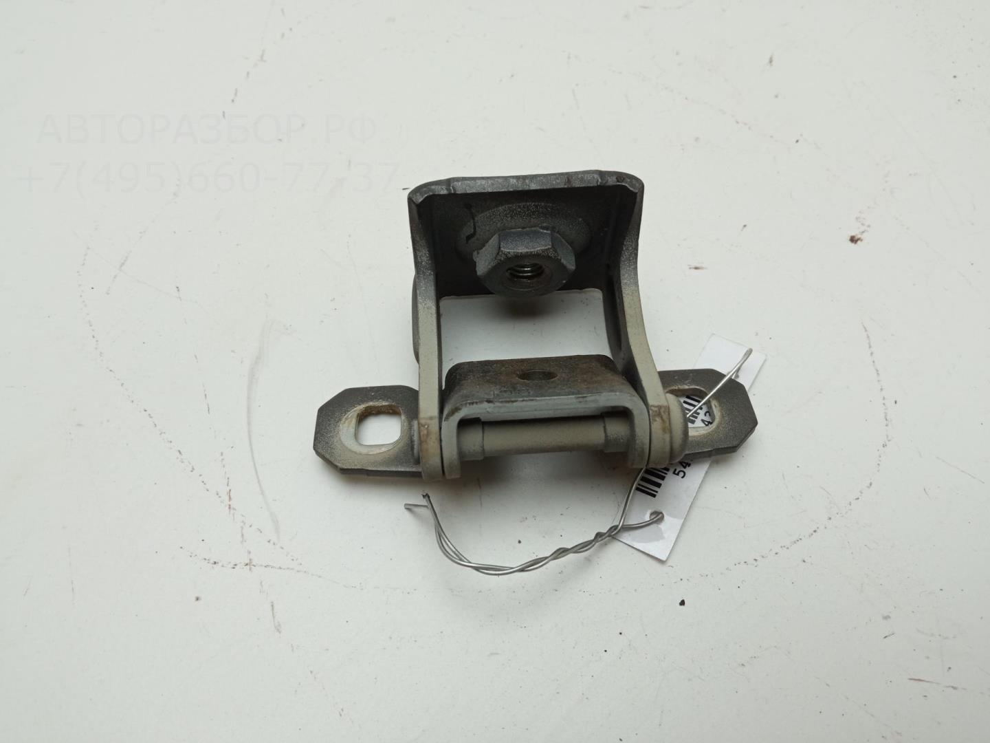 Петля крышки багажника