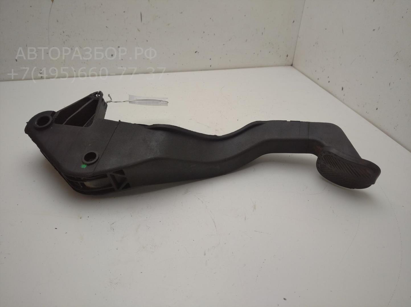 Педаль сцепления