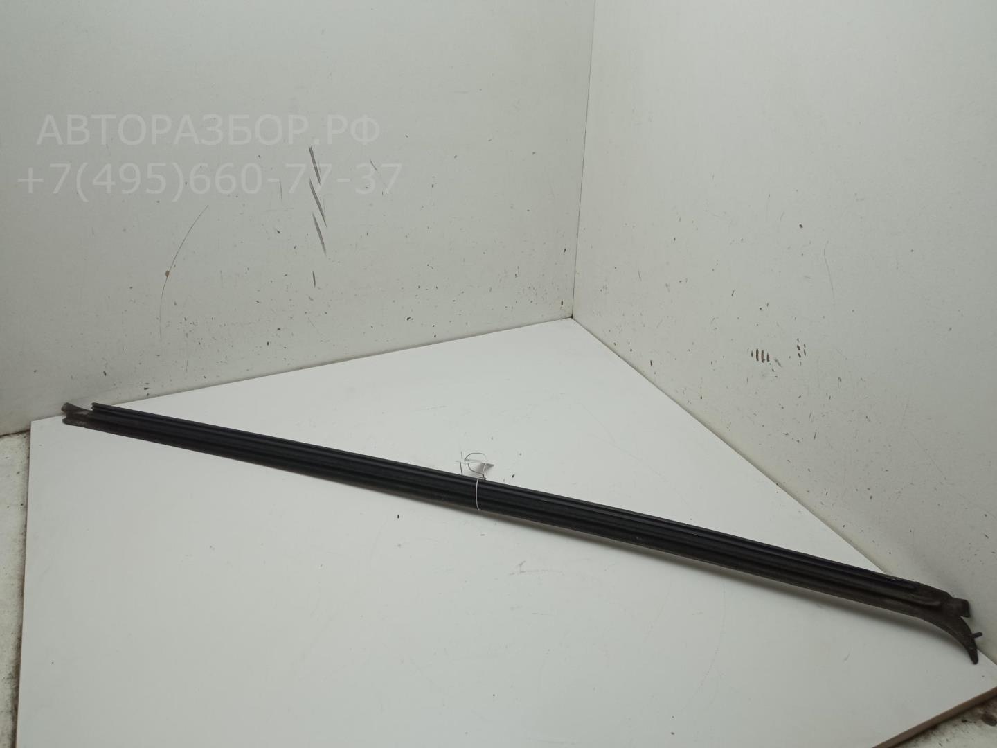 Накладка стекла переднего левого