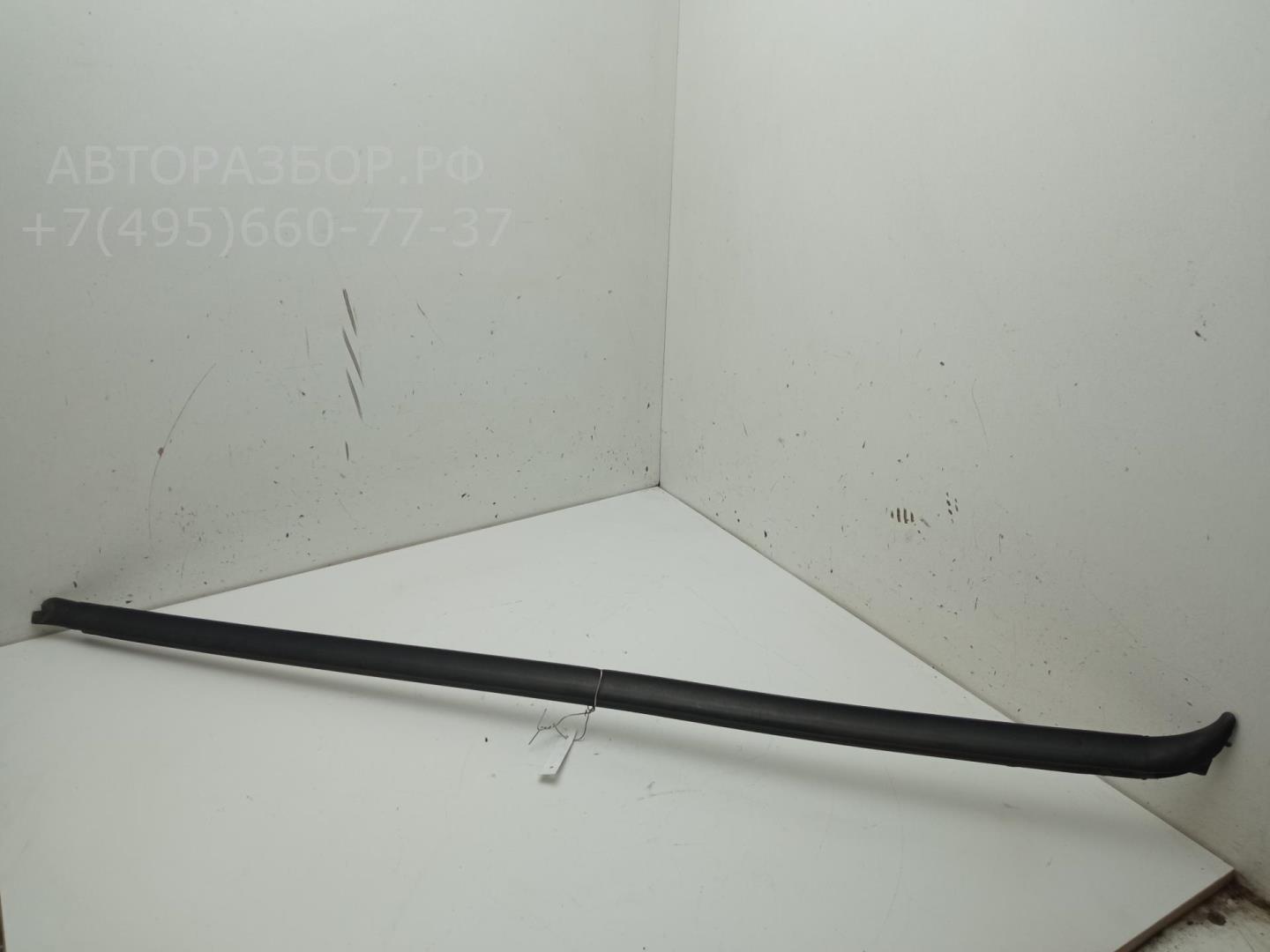 Накладка стекла переднего левого