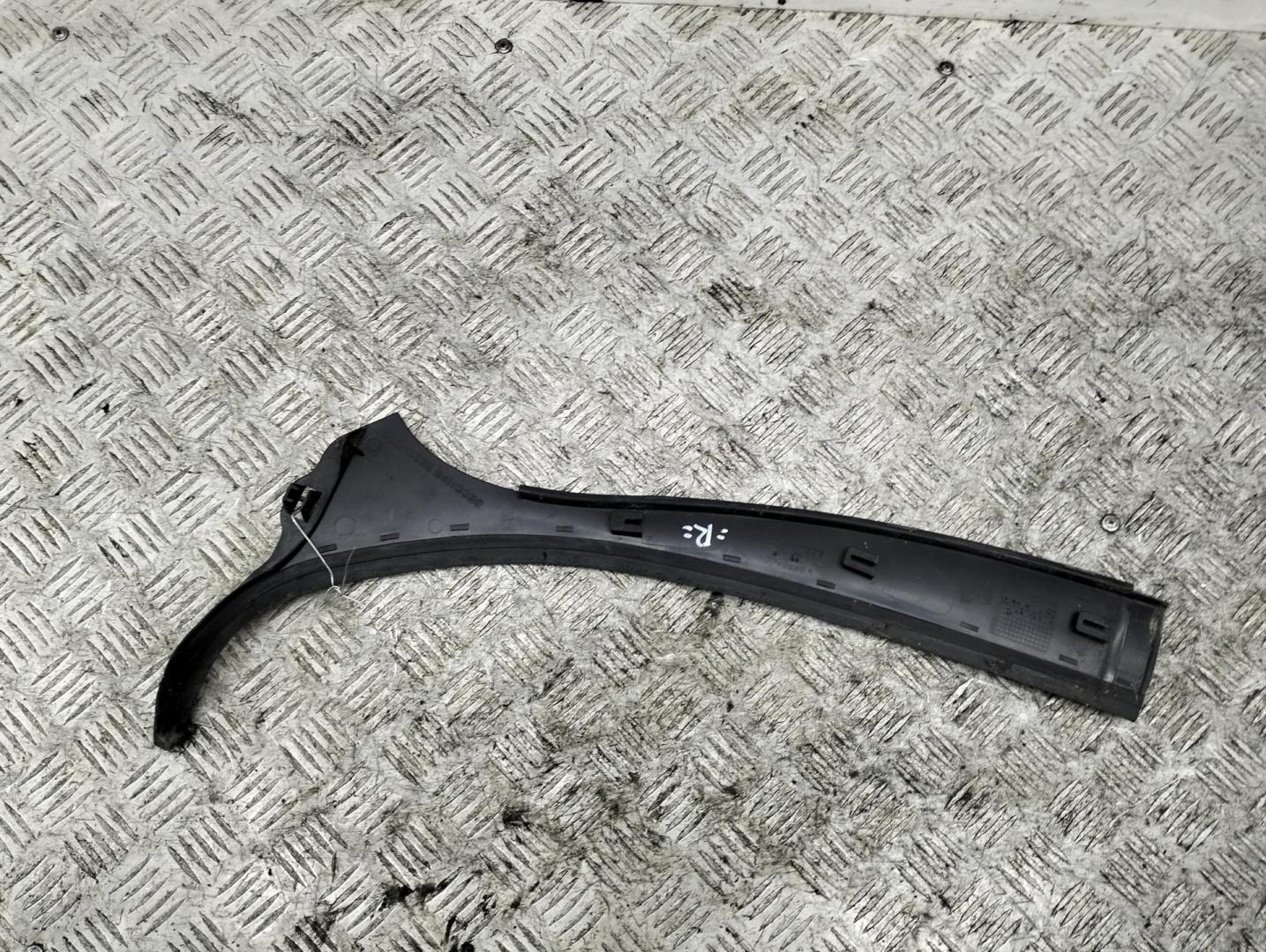 Решетка стеклоочистителей (Жабо)