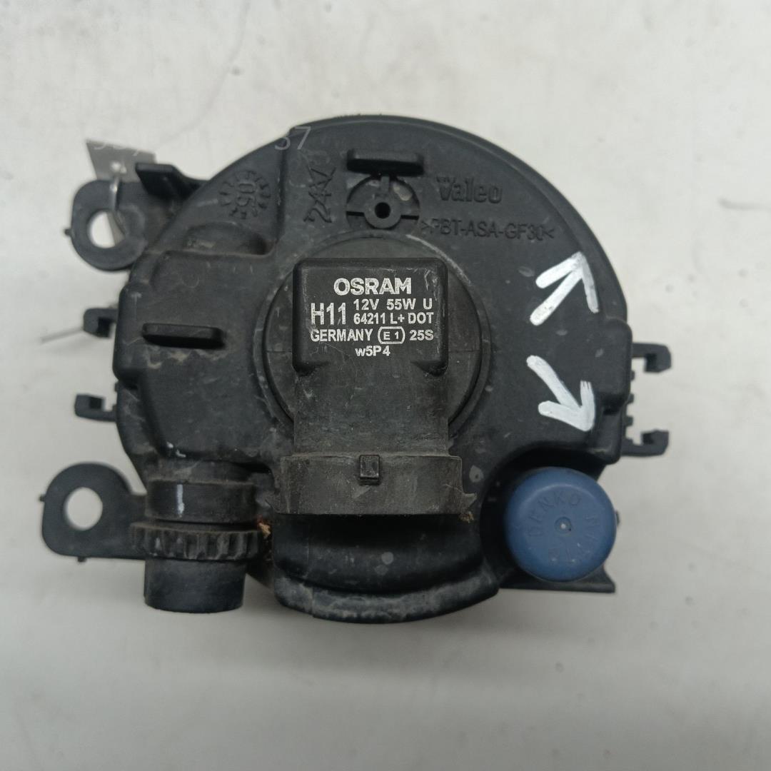 Фара противотуманная левая