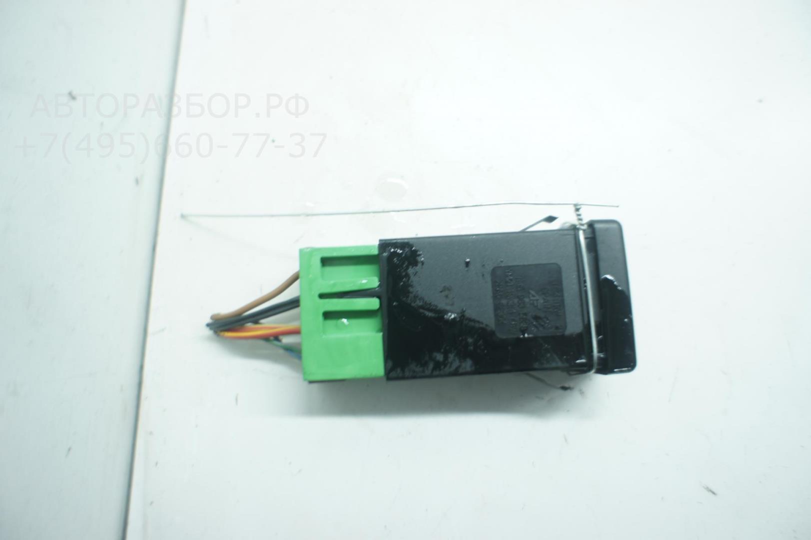 Кнопка обогрева сидений