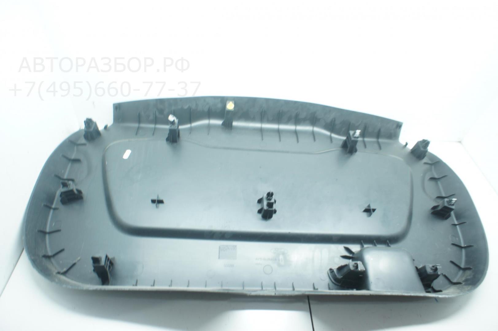 Обшивка крышки багажника