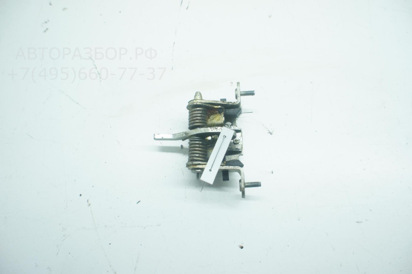 Замок двери задней левой