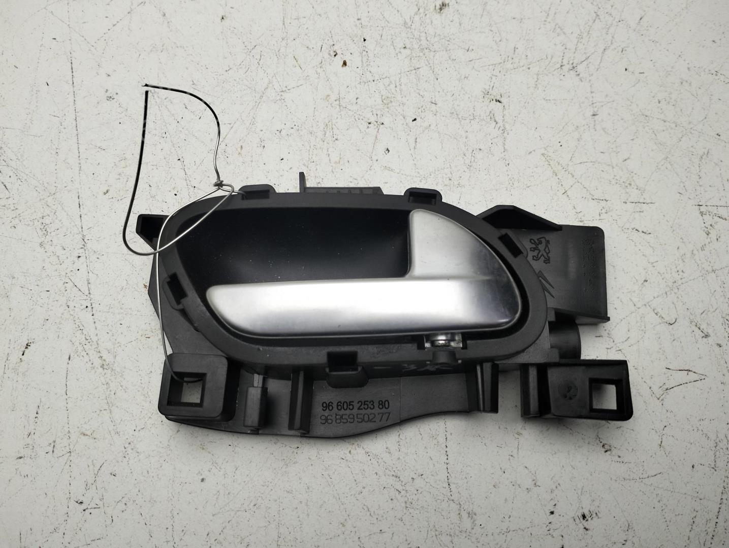 Ручка двери задней внутренняя правая