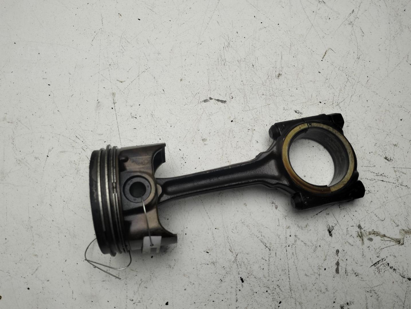 Поршень с шатуном