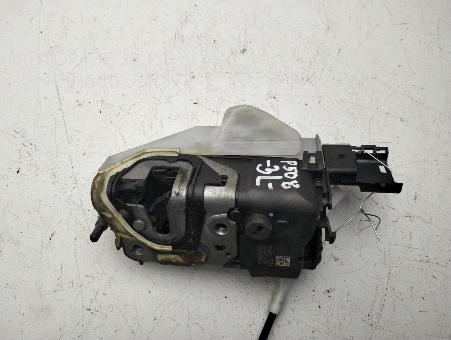 Замок двери задней левой