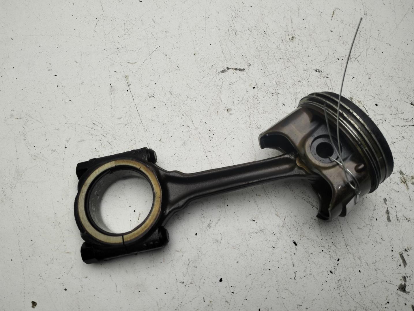 Поршень с шатуном