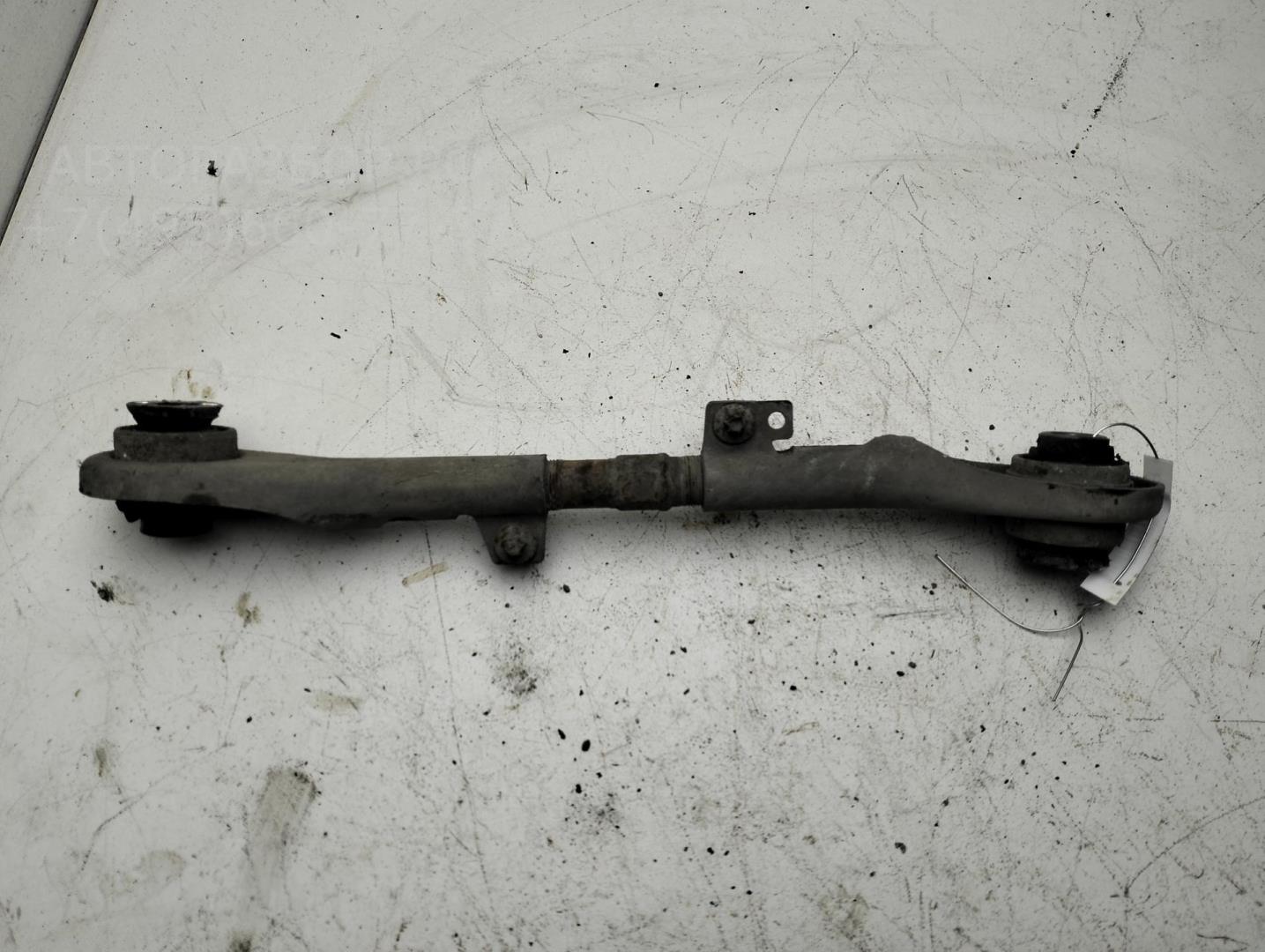 Рычаг задний левый