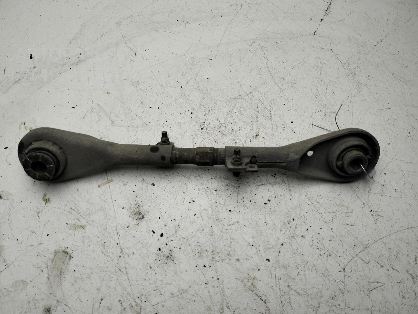 Рычаг задний левый