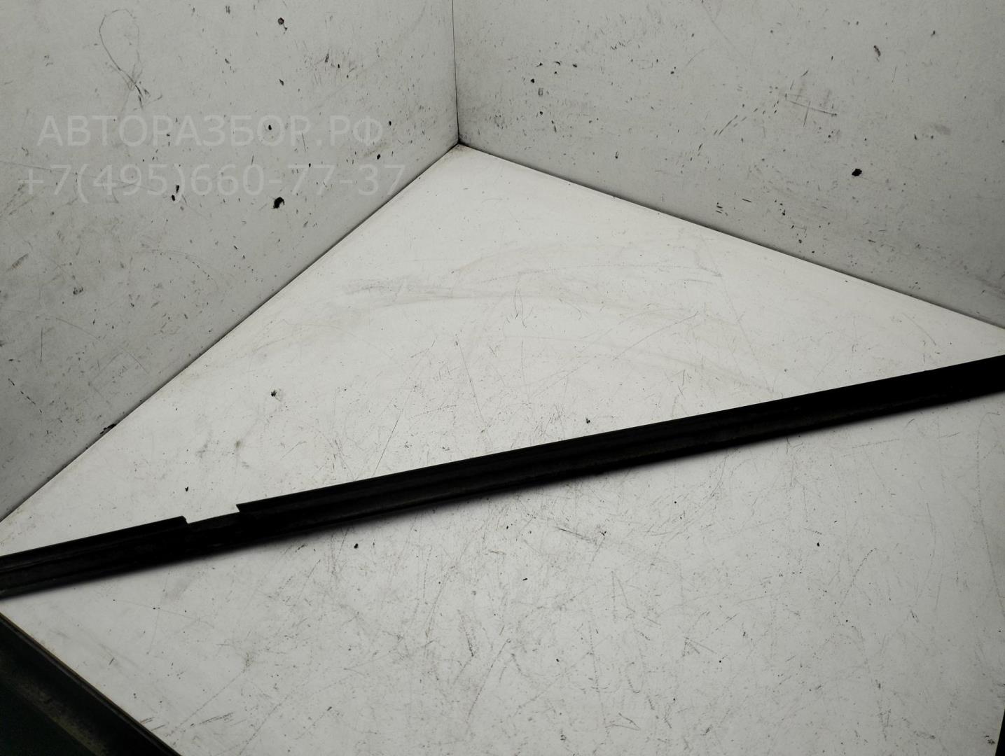 Накладка стекла переднего левого